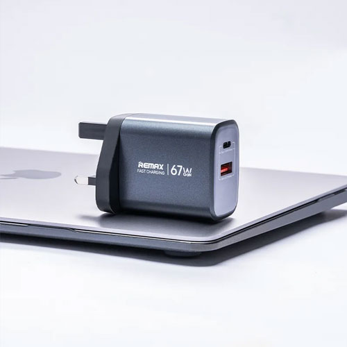 Remax GaN Digital Fast Charging Charger U2-AC67W - الصورة 3